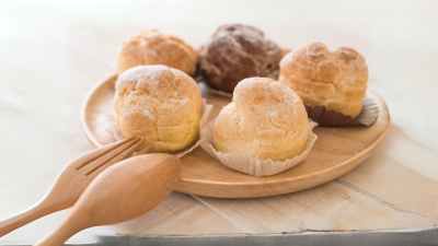 Mini Choux de Babaçu com Açaí e Cumaru