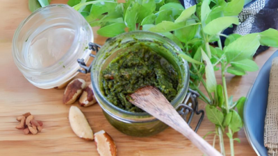 Pesto de Hortelã e Manjericão com Óleo de Castanha-do-Brasil